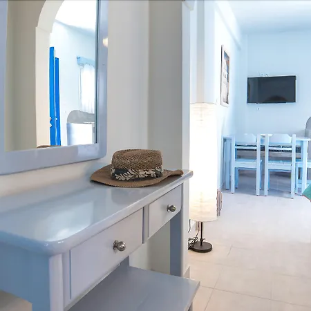 Fanouris - Adults Only *