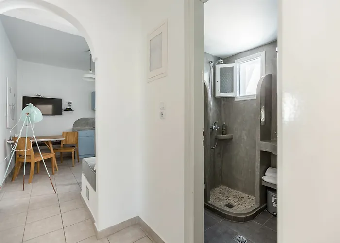 Fanouris Condo - Adults Only Apartment *